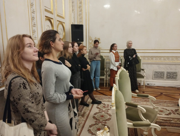 Студенты Педиатрического университета посетили Мариинской дворец 1