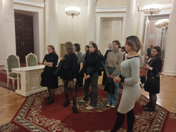 Студенты Педиатрического университета посетили Мариинской дворец 4
