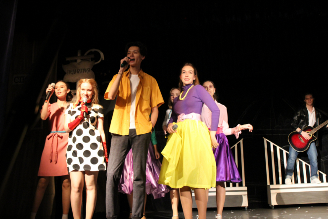 На сцене клуба «Гиппократ» прошёл мюзикл «По секрету» 17