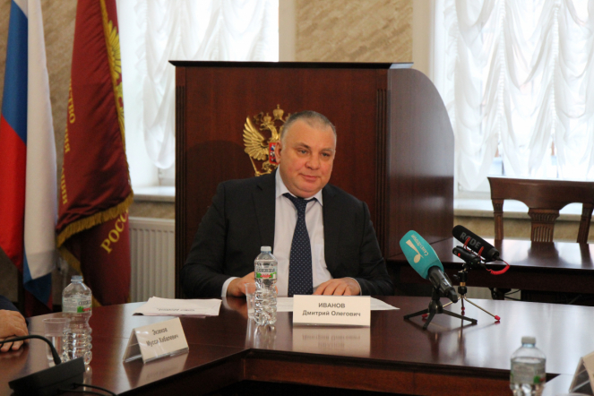 Педиатрический университет в кругу друзей: накануне Всемирного дня ребёнка в СПбГПМУ подписали соглашение с телеканалом «Санкт-Петербург» и приняли в дар картины 2