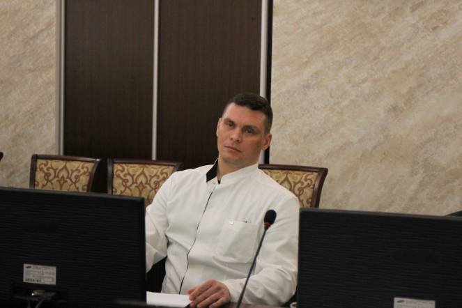 Врачи Педиатрического университета встретились с депутатом Государственной Думы Бадмой Башанкаевым 9