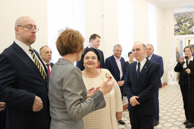 Глава Дома Романовых посетила Педиатрический университет 3