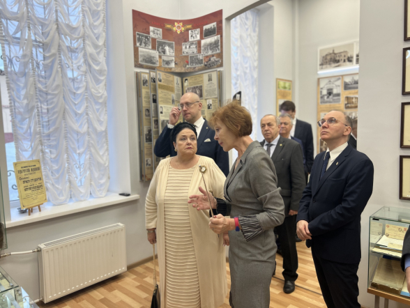 Глава Дома Романовых посетила Педиатрический университет 25