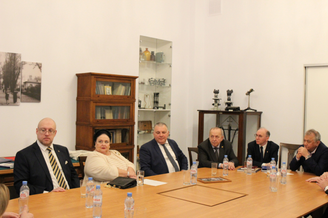 Глава Дома Романовых посетила Педиатрический университет 38