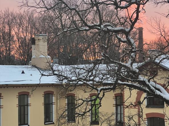 Вице-губернатор Санкт-Петербурга Олег Эргашев поздравил коллектив Педиатрического университета с 99-летием вуза.