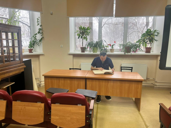 В Педиатрическом университете обнаружили редкий исторический документ - журнал вековой давности 2