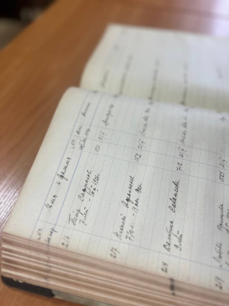 В Педиатрическом университете обнаружили редкий исторический документ - журнал вековой давности 9