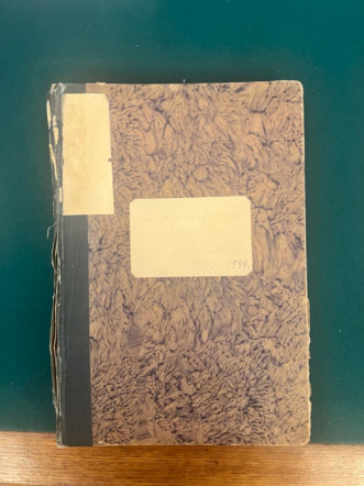 В Педиатрическом университете обнаружили исторические документы вековой давности и медицинские записи времён блокады 8