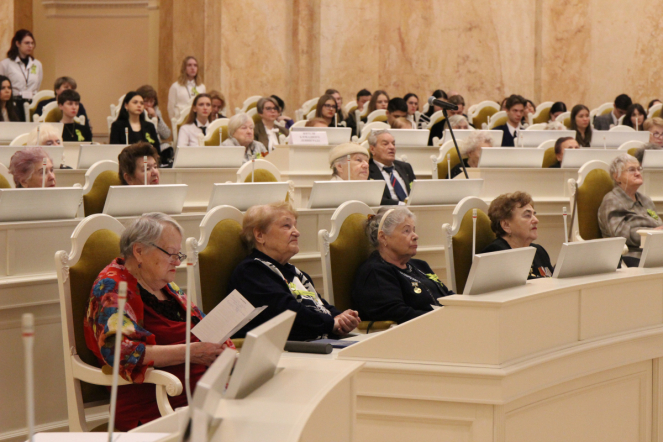 В Мариинском дворце прошла конференция, посвященная 80-летию освобождения Ленинграда от фашистской блокады 11