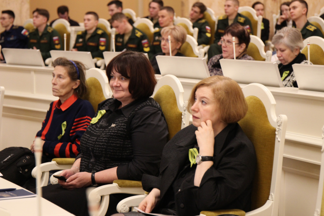 В Мариинском дворце прошла конференция, посвященная 80-летию освобождения Ленинграда от фашистской блокады 16