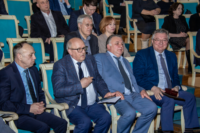 Педиатрический университет отметил Актовый день 4