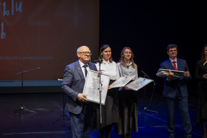 Педиатрический университет отметил Актовый день 27