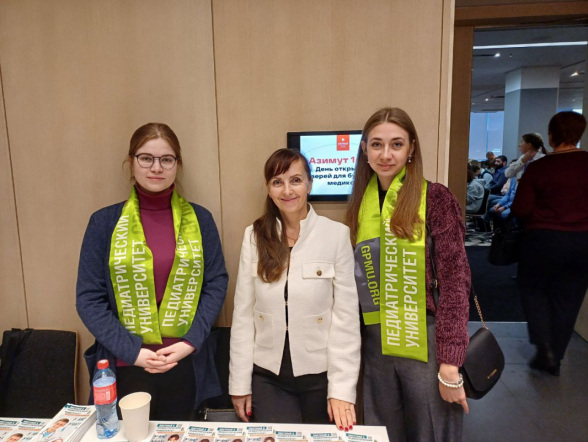 Педиатрический университет принял участие в дне открытых дверей для будущих медиков в Мурманске 2