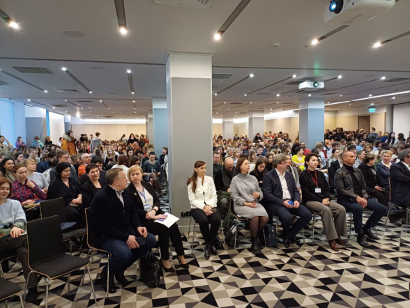 Педиатрический университет принял участие в дне открытых дверей для будущих медиков в Мурманске 3