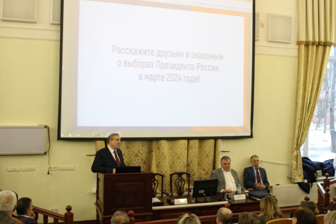 Педиатрический университет посетил председатель Городской избирательной комиссии 12