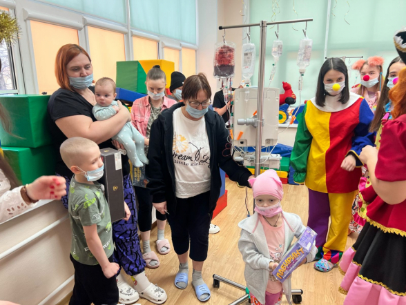В Педиатрическом университете прошёл праздник для пациентов онкогематологического отделения 5
