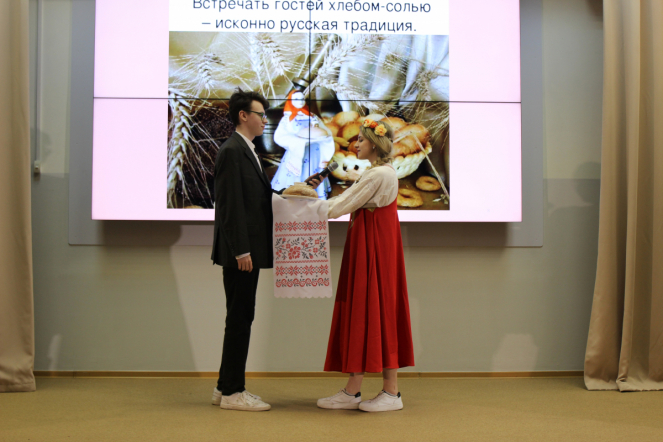 В Педиатрическом университете прошел ежегодный фольклорный фестиваль «Краски мира» 10