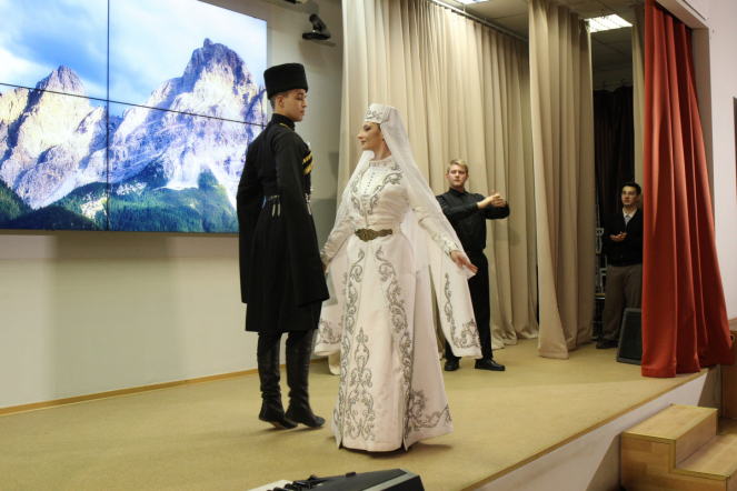 В Педиатрическом университете прошел ежегодный фольклорный фестиваль «Краски мира» 18