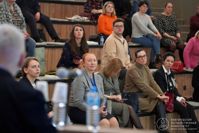 Эксперты Педиатрического университета выступили с докладами на межрегиональной школе  по инфекционным болезням и реаниматологии в Новгородской области
