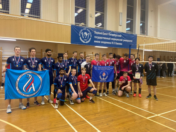 Волейболисты Педиатрического университета завоевали серебро на фестивале спорта