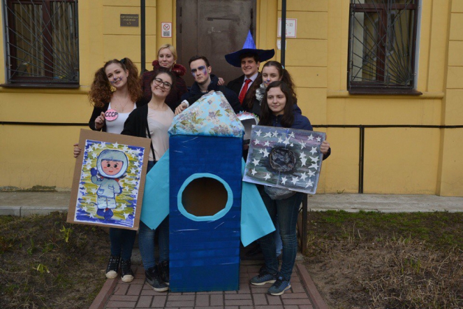 Студенты-волонтеры отправились в космическое путешествие с маленькими пациентами 2