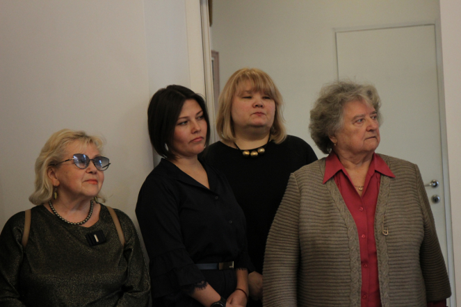 В Педиатрическом университете открыли выставку работ петербургского художника Роберта Мифа 14