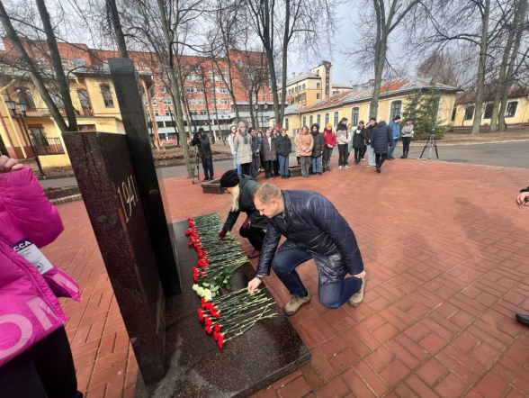 Студенты и преподаватели Педиатрического университета почтили память погибших в результате теракта в «Крокус Сити Холл» 1