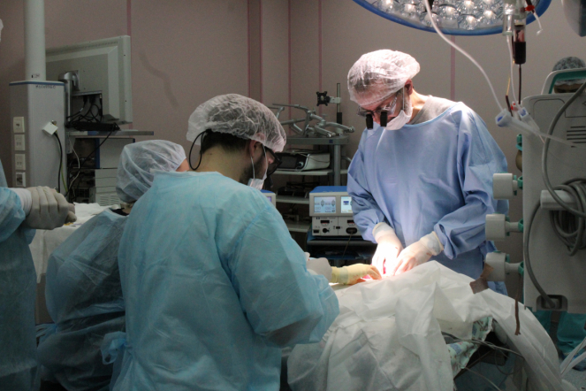 Врачи Педиатрического университета удалили гигантскую опухоль новорожденной девочке 1