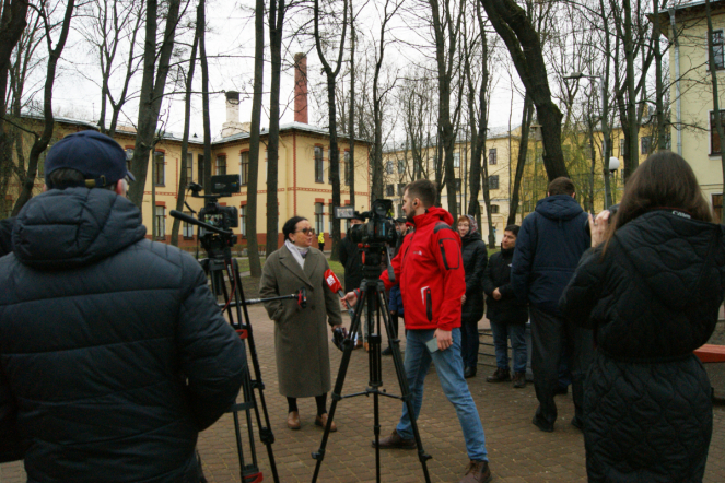 В Педиатрическом университете запустили фонтан и повесили скворечники 2