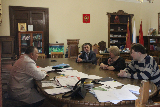 Уполномоченный по правам ребенка в Ленинградской области Татьяна Толстова посетила мальчика, пострадавшего в ДТП 9