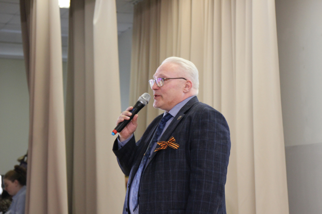 Студенты Педиатрического университета исполнили песни Победы 2