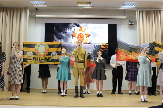 Студенты Педиатрического университета исполнили песни Победы 7