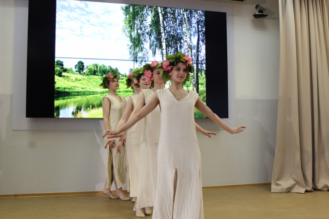 Студенты Педиатрического университета исполнили песни Победы 16