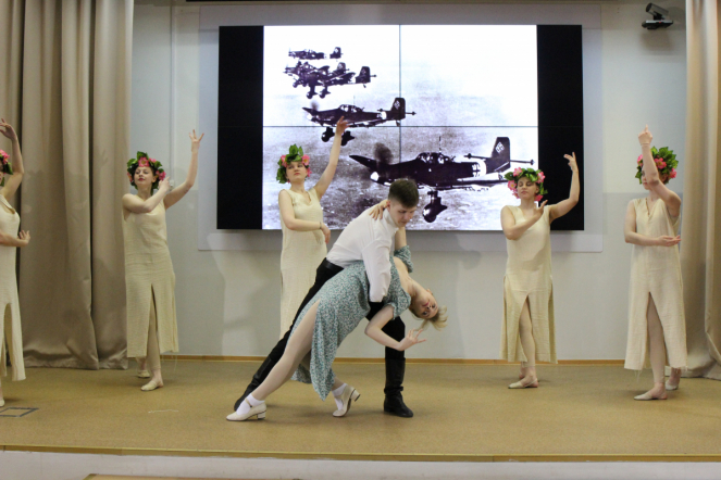 Студенты Педиатрического университета исполнили песни Победы 22