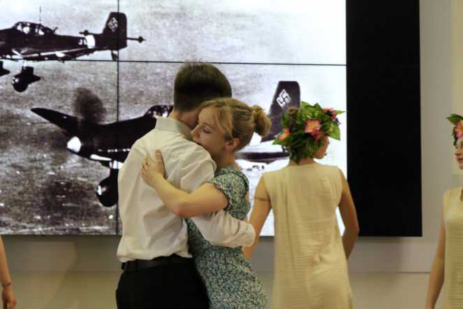 Студенты Педиатрического университета исполнили песни Победы 24