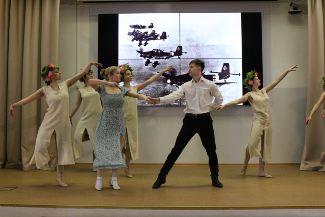 Студенты Педиатрического университета исполнили песни Победы 25