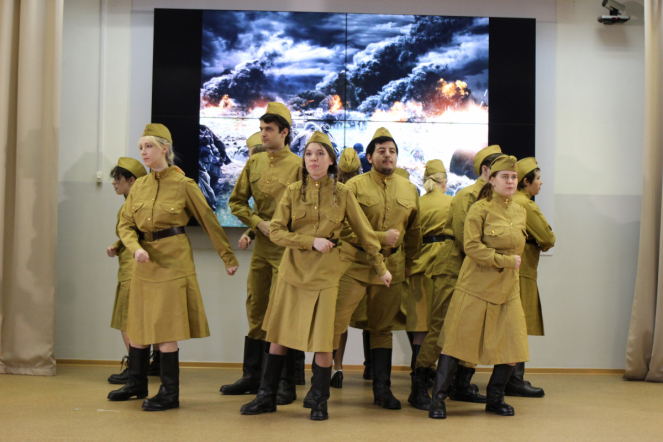 Студенты Педиатрического университета исполнили песни Победы 37