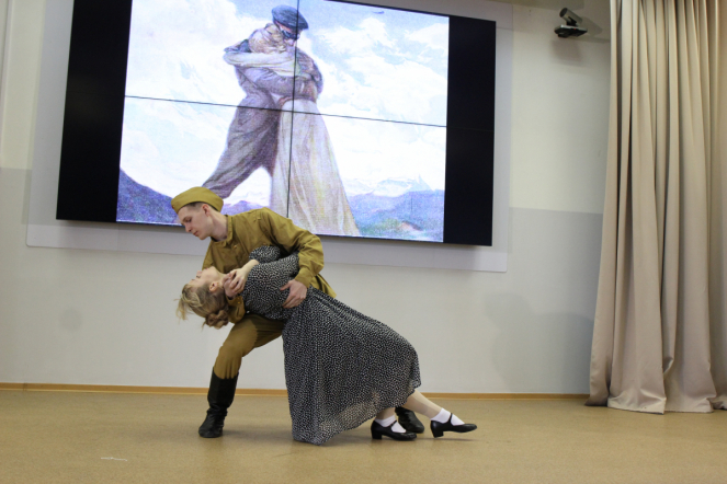 Студенты Педиатрического университета исполнили песни Победы 51