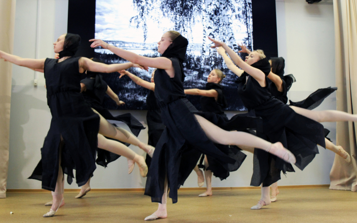 Студенты Педиатрического университета исполнили песни Победы 94