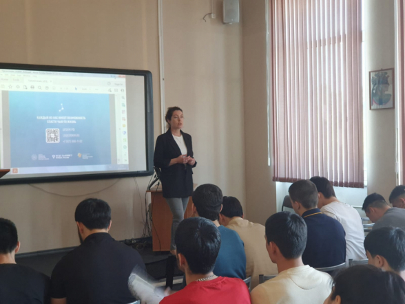 Иностранным студентам Педиатрического университета рассказали о донорстве костного мозга