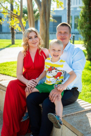 Выпускники аспирантуры Педиатрического университета  - дипломанты конкурса «Лучшая семья Калининского района» 3