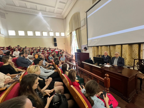 Более 150 студентов и ординаторов Педиатрического университета посетили ярмарку вакансий в вузе