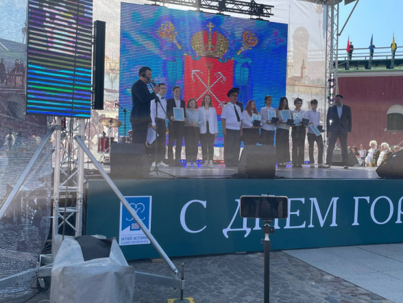 Студенческий совет общежития №1 Педиатрического университета наградили знаком «Горячее сердце». 4