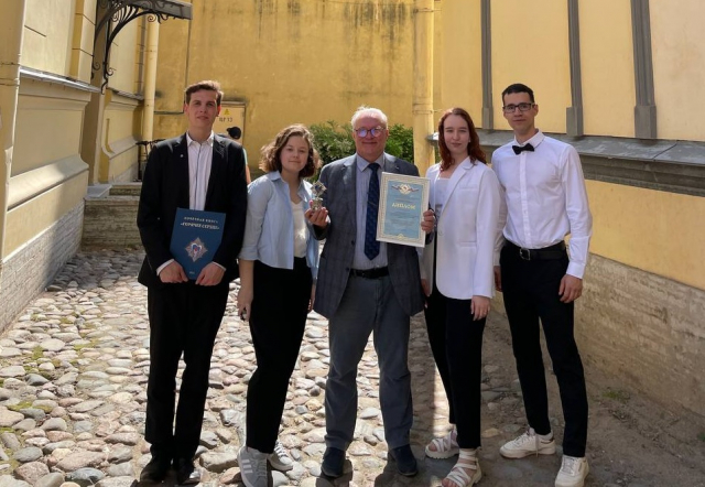 Студенческий совет общежития №1 Педиатрического университета наградили знаком «Горячее сердце».