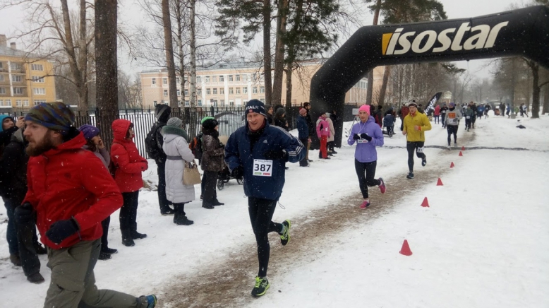 Команда сотрудников СПбГПМУ приняла участие в спортивном кроссе в Петергофе 2