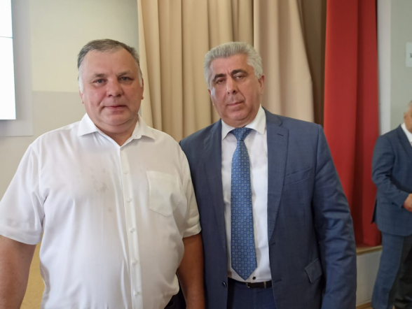 Церемония открытия конгресса ординаторов началась с награждения студентов вуза, оказавших помощь посетителю торгово-развлекательного комплекса «Европолис» 2