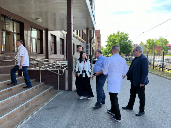 Депутат Государственной Думы Татьяна Буцкая встретилась с ректором Педиатрического университета Дмитрием Ивановым 4