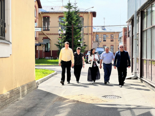 Депутат Государственной Думы Татьяна Буцкая встретилась с ректором Педиатрического университета Дмитрием Ивановым 10