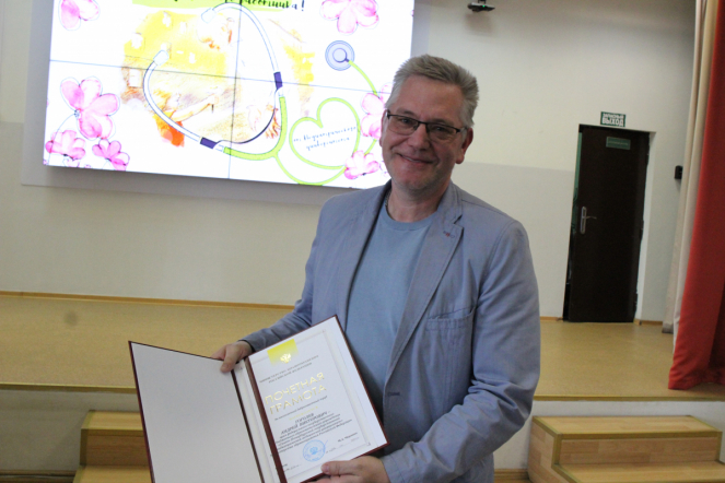 Сотрудников Педиатрического университета поздравили с Днём медицинского работника 4