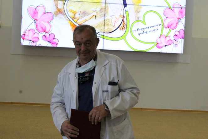 Сотрудников Педиатрического университета поздравили с Днём медицинского работника 5